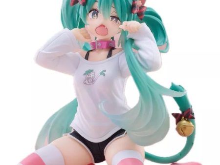 TAITO Desktop Cute Figure Hatsune Miku with Cat ears T shirt ver JAPAN OFFICIAL Sale